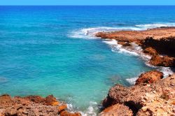 Las Rotas è uno dei tratti di costa più apprezzati dai turisti che vengono in vacanza a Denia ed Alicante, in Spagna - © holbox / Shutterstock.com