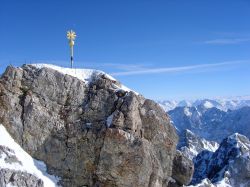 La cima dello Zugspitze la montagna principe ...
