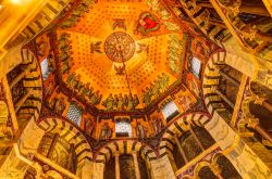 La cupola della Cappella Palatina di Aquisgrana ...