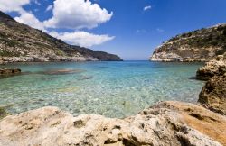 La spiaggia di Ladikò a Rodi, Grecia - Conosciuta dai più come spiaggia di Anthony Quinn, questo tratto di costa dell'isola di Rodi è fra le più belle di quest'angolo ...
