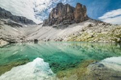 Lago del Pisciadù, Corvara -  Con le sue splendide acque color turchese, il lago del Pisciadù si trova nelle vicinanze del Rifugio Franco Cavazza situato nella catena del ...