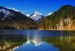 Lago di Hohenschwangau e Alpi della Baviera (Germania) 207469330 - © Ammit Jack / Shutterstock.com