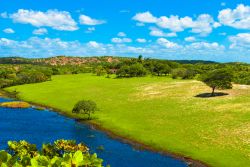 La laguna di Genipabu, offre paesaggi spettacolari a sud di Natal, nel nord-est del Brasile - © kastianz / Shutterstock.com