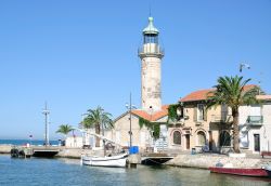 Le Grau du Roi il faro della Camargue  - © travelpeter / Shutterstock.com