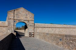 Le mura di Pamplona (Provincia Autonoma della Navarra, Spagna) sono un complesso bellico medievale ben conservato, per questo dichiarato Monumento Nazionale. La cinta è di circa 5 km: ...