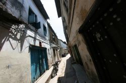 Le strette via di Stone Town a Zanzibar Tanzania - © Sam DCruz / Shutterstock.com 