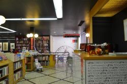 L'interno di una libreria di Lisbona: la ...