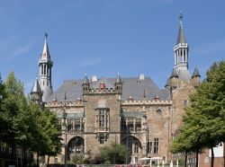 Lo storico Municipio di Aquisgrana il nome antico della moderna Aachen in Germania - © Fabio Bernardi / Shutterstock.com