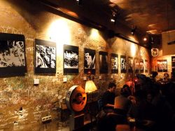 Locale Szimpla Kert in via Kazinczy a Budapest, ...