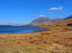 Lough Inagh, uno spettacolare lago del Connemara in Irlanda.