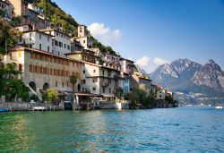 Lugano panorama del celebre lago che si trova nel sud della Svizzera - © chaoss / Shutterstock.com