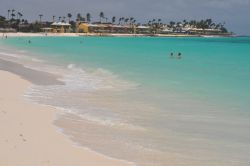 La spiaggia di Manchebo Beach, si trova sulla costa ovest di Aruba. Qui ci troviamo sull'arenile del Tamarijn All inclusive Resort