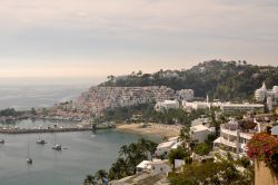 Manzanillo al tramonto: in città non c'è molto da fare se non godersi il relax della vita di mare, dividendosi tra una giornata in spiaggia ed una serata a passeggio per le ...