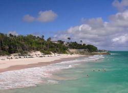 Il fantastico mare tropicale di Bridgetown, a Barbados - © Holger Wulschlaeger / Shutterstock.com