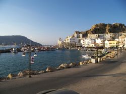 Il mare di Karpathos, l'isola dell'Egeo ...