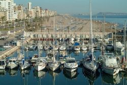 Marina di Gandia e la grande Playa sullo sfondo - ci troviamo sulla costa est della Spagna, nella regione della Comunità Valenciana - www.gandia.org