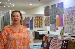 Mbantua Aboriginal Art Gallery ad Alice Springs ...