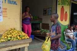 Particolare di uno dei tanti negozi di frutta e verdura che animano il cuore di Jarabacoa, la città dell'eterna primavera.
