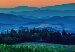 Le cosiddette "Millevalli di Monteromano", il panorama dell'appennino visto dalla strada Panoramica dell' Emilia Romagna, che da San Martino di Gattara sale all'Osservatorio ...