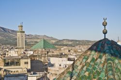 Sulla sinistra il Minareto della Moschea Kairaouine, ...