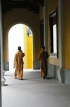 Monaci buddisti a Lingyinsi il tempio di Hangzhou in Cina