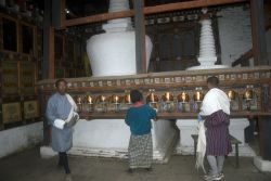 Il Monastero di Kyichu Lhakhang a Pa, nel Bhutan - © Attila JANDI / Shutterstock.com