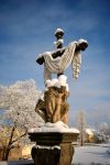 Monumento imbiancato dalla neve a Pilsen, in Boemia - © David Rafael Moulis / Shutterstock.com