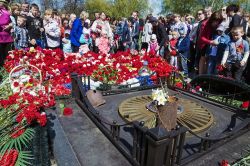 Monumento ai caduti a Yaroslavl, Russia  - Un omaggio ai soldati sovietici scomparsi sui campi di guerra durante il Secondo Conflitto Mondiale © dimbar76 / Shutterstock.com 