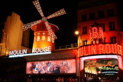 Moulin Rouge a Parigi, il tempio della vita notturna ...