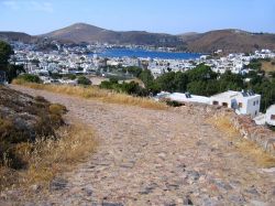 Mulattiera nell'interno di Patmos in Grecia - © Olga Lipatova / Shutterstock.com