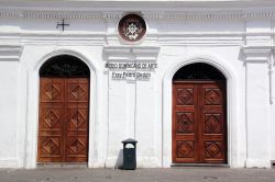 Il Museo Domenicano di Arte di Quito, capitale dell'Ecuador, ha sede nell'ala settentrionale del chiostro della Chiesa di Santo Domingo. La collezione comprende opere di pregio, tra ...