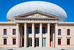 Museum de Fundatie, la particolare architettura del  museo  di Zwolle, In Olanda - © Worldpics / Shutterstock.com 