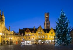 Natale a Bruges, Belgio - Non esistono tante altre scenografie medievali come quella di Bruges adatte ad ospitare il Natale e la sua atmosfera. Le strade lastricate, gli edifici antichi e i ...