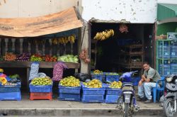 La temperatura media annuale di Jarabacoa è di 22° C, ideale per coltivare frutta e verdura. I loro colori vivacizzano i banchi dei negozi nel centro della città.
