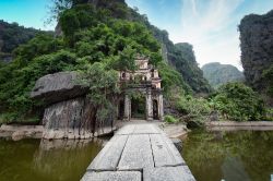 Ninh Binh, Bich Dong Pagoda, Vietnam: è un sistema di templi che sorgono non distanti da Tam Coc, in mezzo alla campagna della provincia di Ninh Binh - Foto © Banana Republic images/ ...