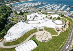 Vista aerea dell'acquario di Brest: Oceanopolis è una delle attrazioni principali di tutta la Bretagna, un fiore all'occhiello della Francia © Rolf E. Staerk / Shutterstock.com ...