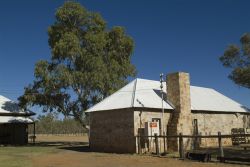 Old telegraph station - La stazione del vecchio telegrafo ad Alice Springs in Australia - © fritz16 / Shutterstock.com