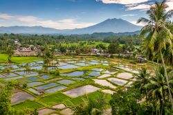 I paesaggi magici dell'Isola di Sumatra in Indonesia - © milosk50 / Shutterstock.com