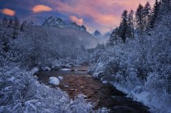 Paesaggio invernale a Sesto Sexten. Ci troviamo ...