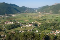 Paesaggio delle verdi montagne dell'Epiro ...