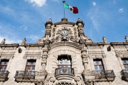 Palazzo del Governo: conosciuto anche come "Palacio de Medrano", è stato edificato a partire dal XVII secolo, ma un forte terremoto nel 1750 lo fece crollare e la sua costruzione ...