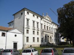 Palazzo Gradenigo a Piove di Sacco, Provincia di Padova - © Threecharlie - CC BY-SA 3.0, Wikipedia