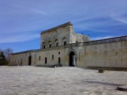 Il Palazzo Marchesale uno dei simboli di Botrugno in Salento, provincia di Lecce - © Lupiae, CC BY-SA 3.0, Wikipedia