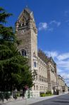 Il palazzo del Ministero della Difesa Federale a Coblenza: siamo nello stato della Renania - Palatinato nella Germania occidentale - © chrisdorney / Shutterstock.com