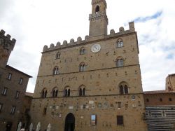 Palazzo dei Priori a Volterra - © Giovanni Mazzoni (Giobama)