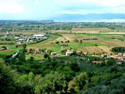 La vista da Panicarola  in direzione nord-nord est: ci troviamo sul versante sud del Trasimeno - © www.lambojack.com