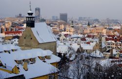 Panorama invernale su Bratislava, Slovacchia - Nella zona occidentale del paese dove sorge la capitale, il clima è moderatamente continentale con inverni freddi e estati abbastanza calde. ...