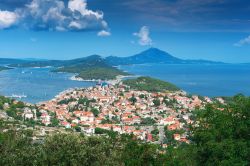 L'isola di Losinj fotografata dall'alto  - Le testimonianze di insediamenti antichi, risalenti a oltre 4 mila anni fa, sono fra le più interessanti di questo lembo della ...