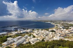 Panorama della città di Kelibia, Tunisia come si ammira dagli spalti del Forte Bizantino - © WitR / Shutterstock.com