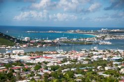 Panorama di Philipsburg, a Saint Martin   - © PlusONE / Shutterstock.com